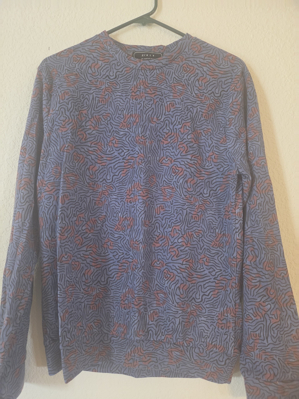 21men Blue Crewneck Sweater with Red All-Over Maze Print